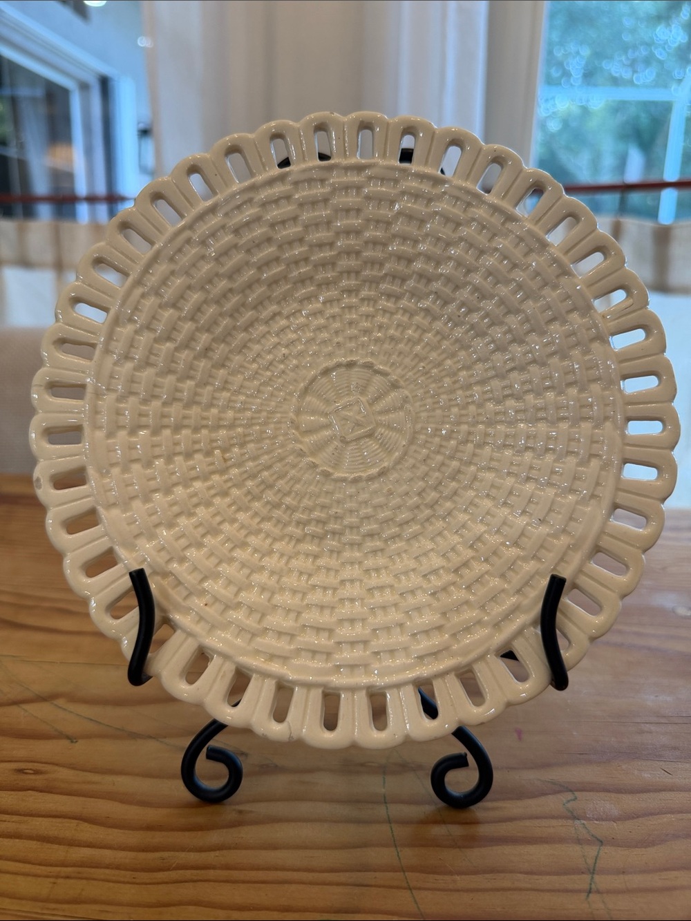 Antique Wedgewood Creamware basket weave plate with scalloped rim
